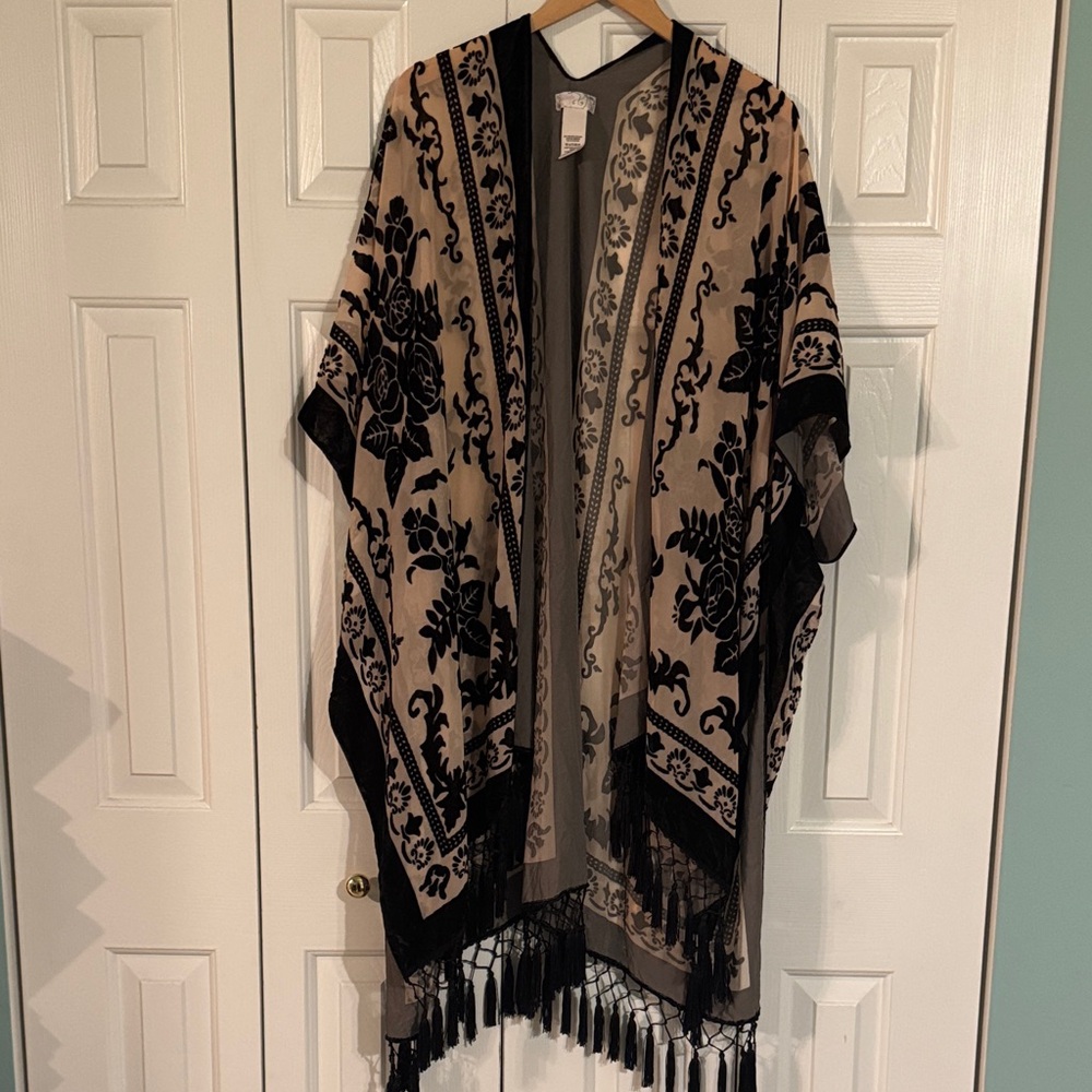 Elegant Black and Beige Floral Kimono